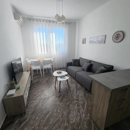 Kalpazo Tirana Vila 313